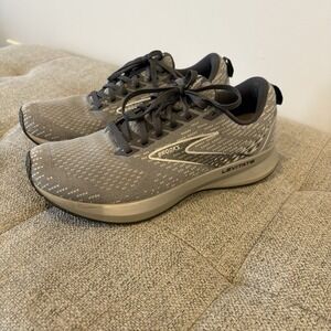 Brooks Levitate 5 Womens Running Walking Shoes Gray Athletic Sneakers Size 8